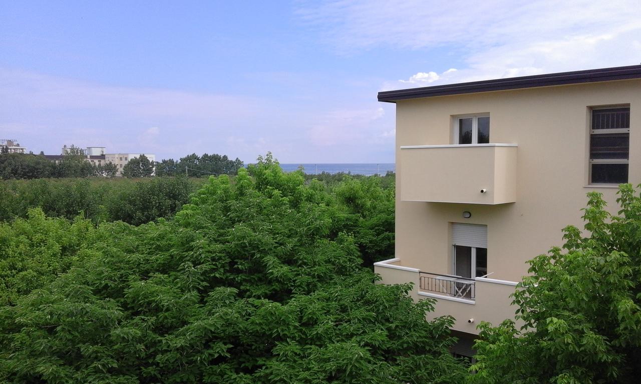 B&B - Meuble' - Hotel " Cordiale " Misano Adriatico Exterior photo