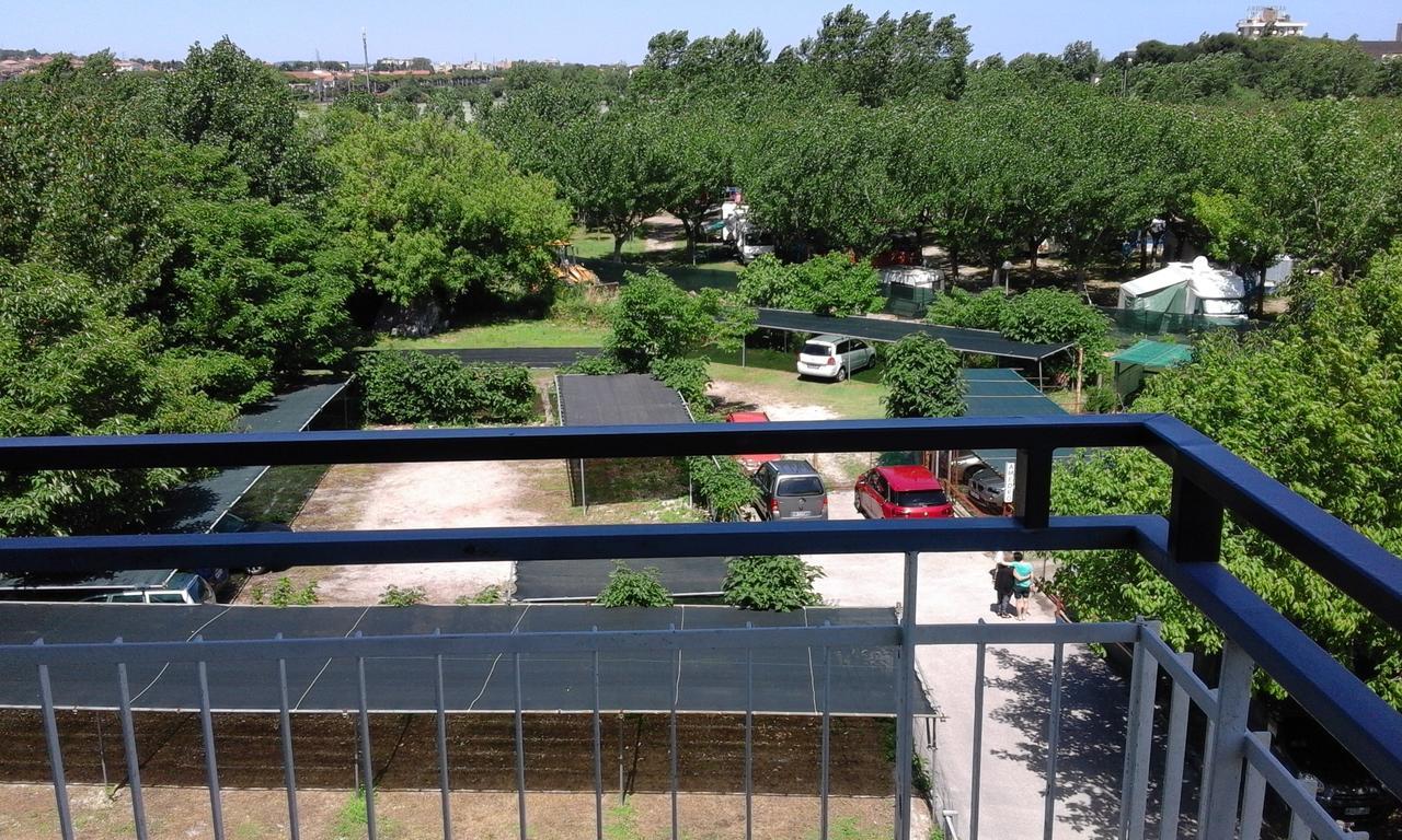 B&B - Meuble' - Hotel " Cordiale " Misano Adriatico Exterior photo