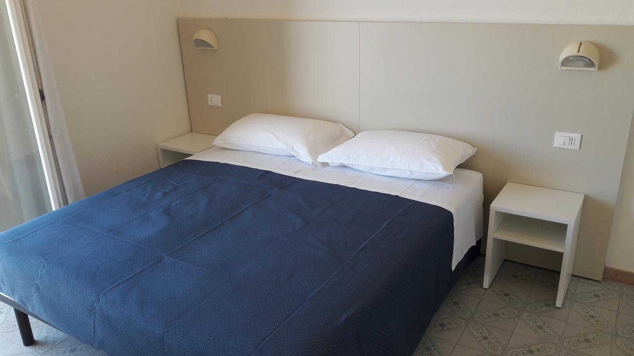 B&B - Meuble' - Hotel " Cordiale " Misano Adriatico Exterior photo